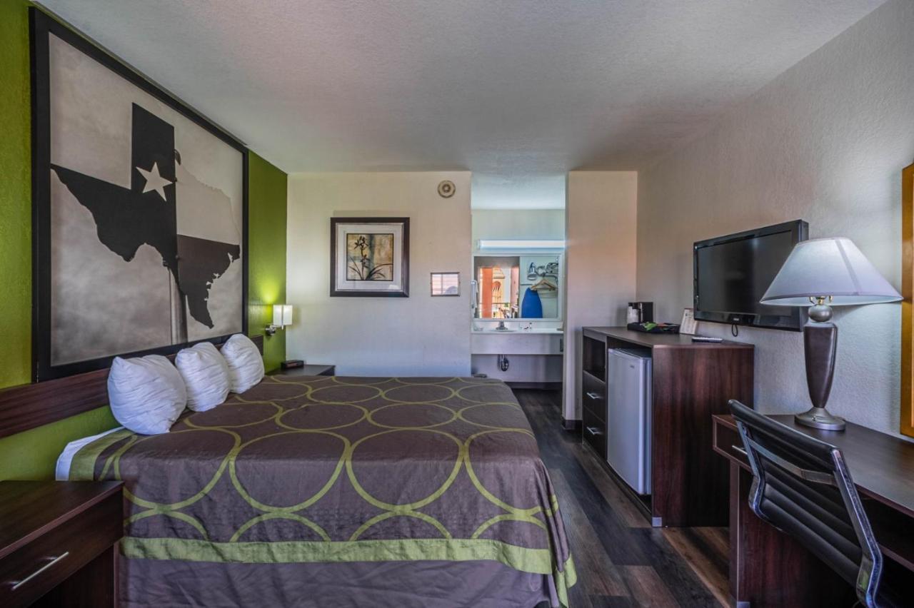 Super 8 By Wyndham El Paso Airport Hotel Exterior photo