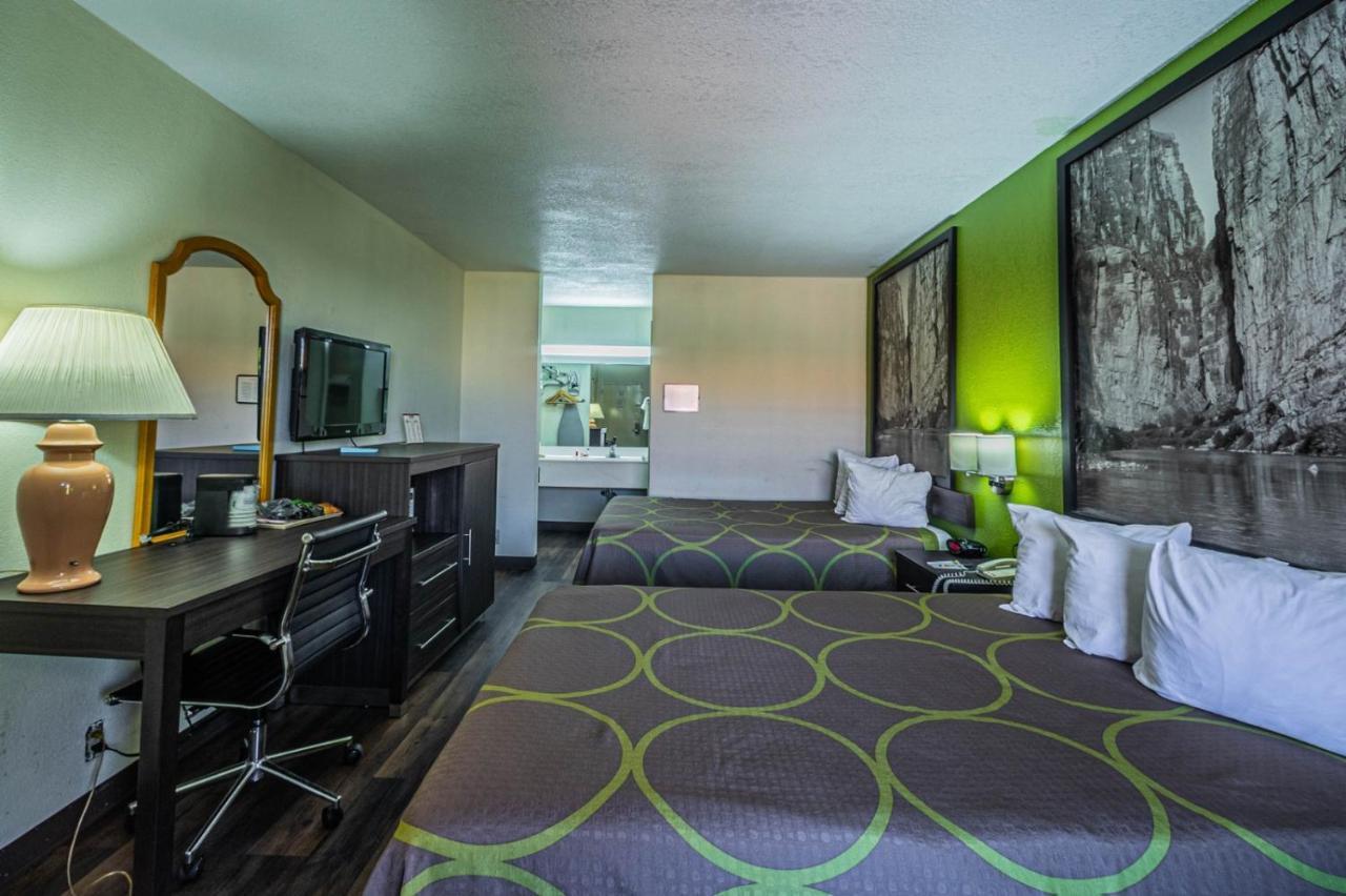 Super 8 By Wyndham El Paso Airport Hotel Exterior photo